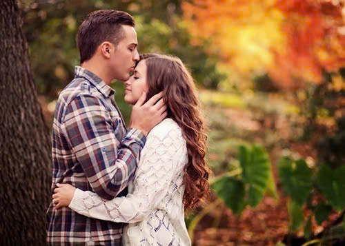Đá lưỡi là gì và nó có khác gì so với những nụ hôn khác